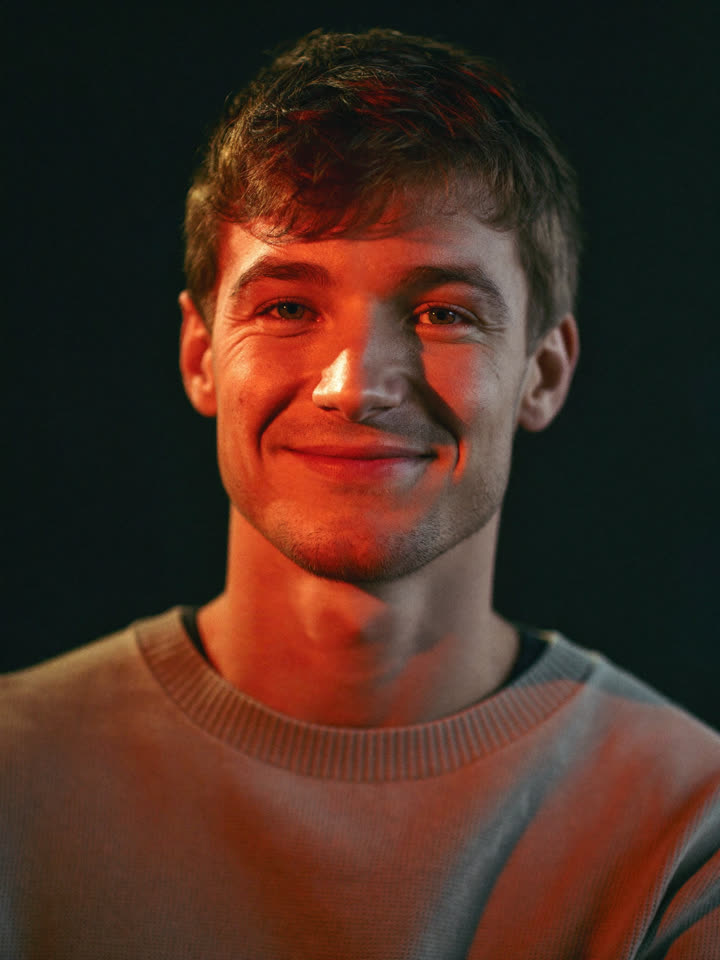 AI UGC creator — Theo
